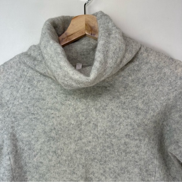 Aritzia The Group By Babaton Plutarch Sweater  Merino Yak Wool - Picture 3 of 9